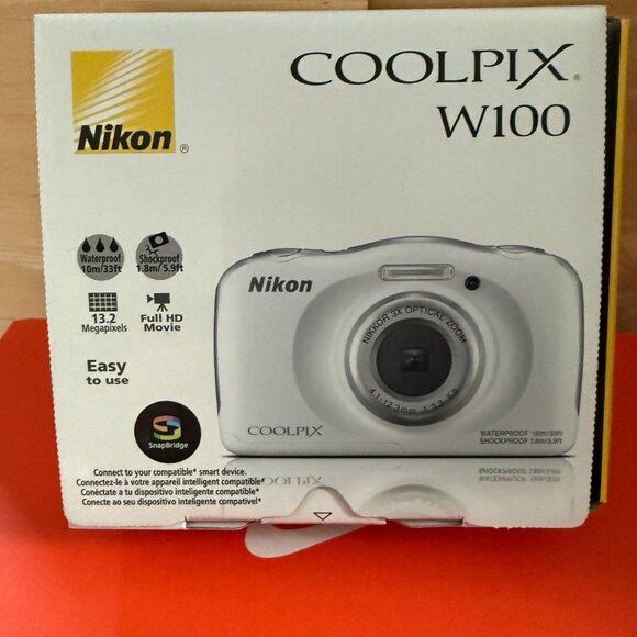 Nikon Coolpix W100 Camera - Picture 6 of 9